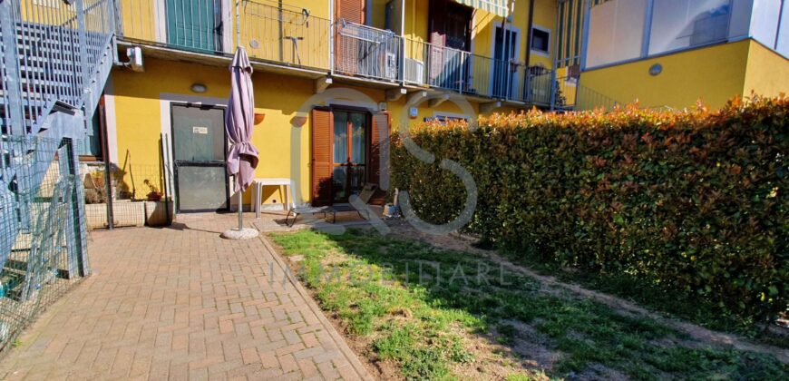 VENDITA BILOCALE CON GIARDINO E BOX AUTO