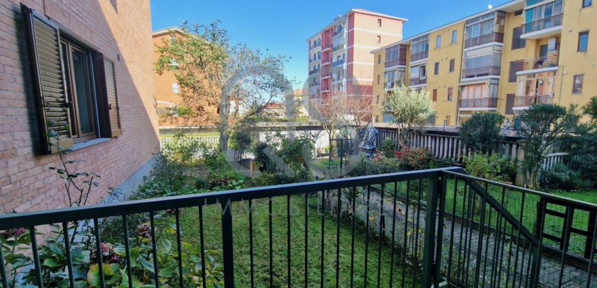 VENDITA VILLETTA A SCHIERA CON GIARDINO E BOX AUTO