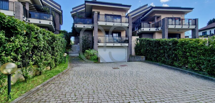 ESCLUSIVA VILLA INDIPENDENTE IN VENDITA