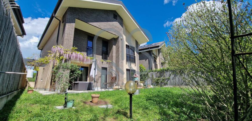 ESCLUSIVA VILLA INDIPENDENTE IN VENDITA