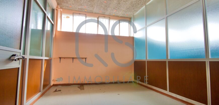 LOCALE COMMERCIALE E AMPIO MAGAZZINO IN VENDITA