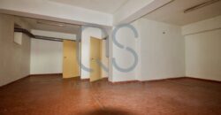 LOCALE COMMERCIALE E AMPIO MAGAZZINO IN VENDITA