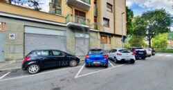 LOCALE COMMERCIALE E AMPIO MAGAZZINO IN VENDITA