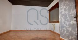 LOCALE COMMERCIALE E AMPIO MAGAZZINO IN VENDITA