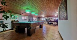 ESCLUSIVA VILLA CON PISCINA E TERRENI IN VENDITA