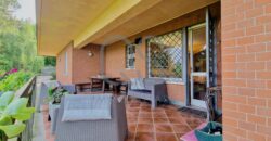 ESCLUSIVA VILLA CON PISCINA E TERRENI IN VENDITA