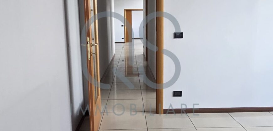 AMPIO UFFICIO IN AFFITTO – COMPLESSO CEBROSA 2000