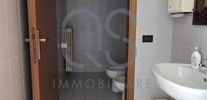 AMPIO UFFICIO IN AFFITTO – COMPLESSO CEBROSA 2000