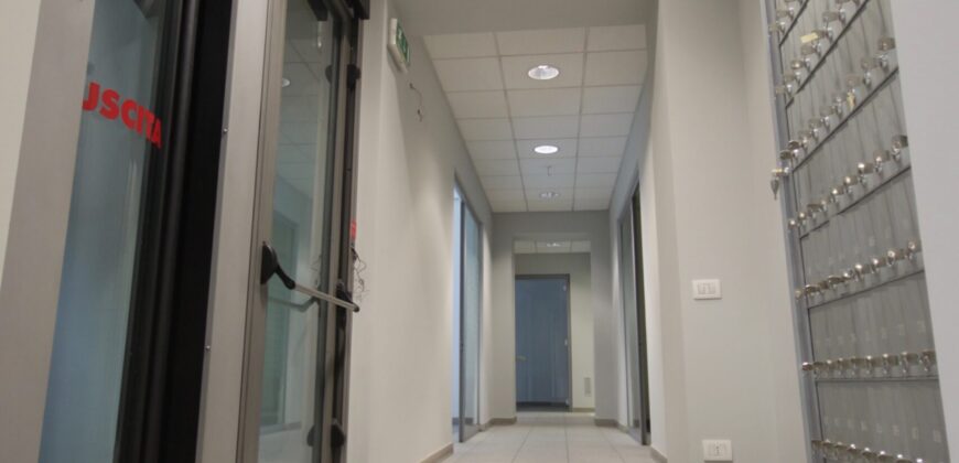 AMPIO UFFICIO IN AFFITTO