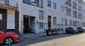 AMPIO MAGAZZINO CON CORTILE IN VENDITA